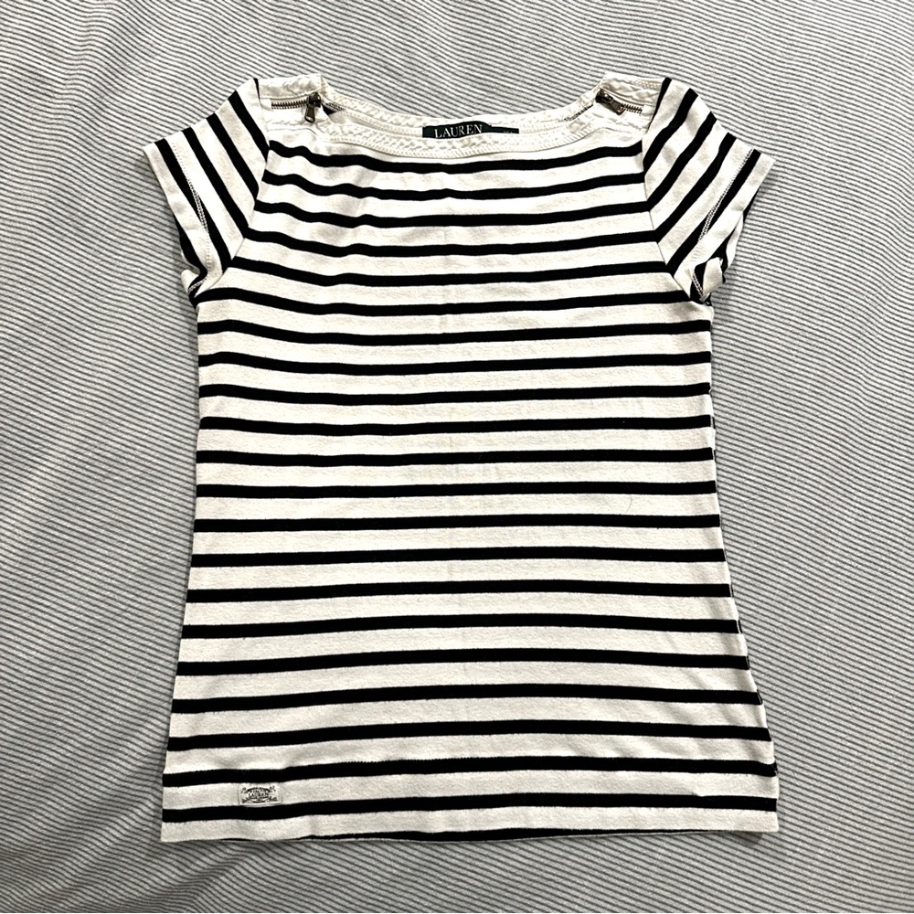Striped boat neck cap sleeve tshirt